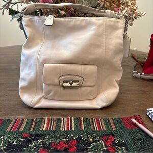 Coach Off-White Leather Shoulder Bag